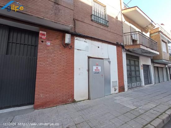 GRAN LOCAL COMERCIAL CON ESCAPARATE EN AVDA SE SAN JOSÉ - SEVILLA