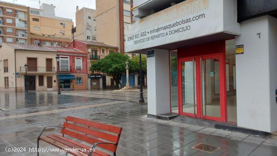 ** EL LOCAL QUE NECESITAS PARA TU NEGOCIO ** EXCELENTE UBICACION EN EL CABANYAL ** Ubicado en Av. de