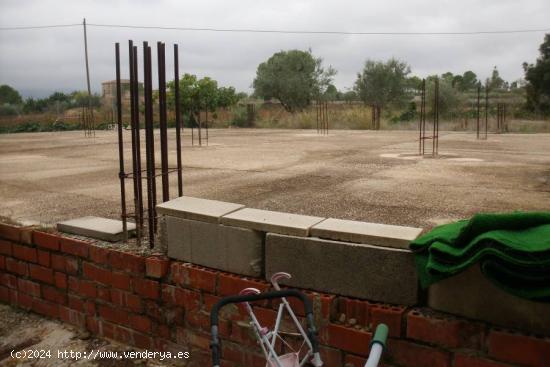 Parcela urbanizable con luz y agua en Casa Salses - Ontinyent - VALENCIA