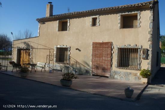 Chalet en Camí la Font - Ontinyent - VALENCIA