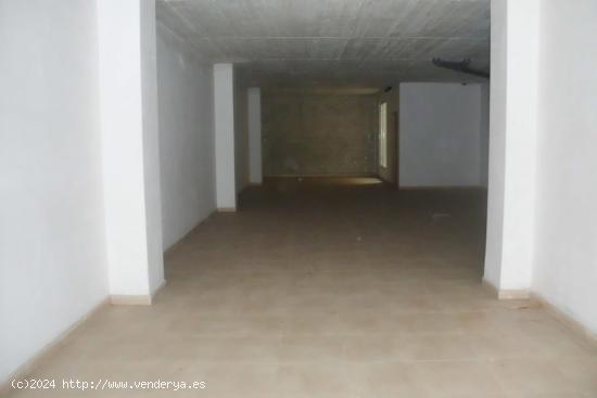  Locar Comercial en la Avenida Conde Torrefiel-Ontinyent - VALENCIA 