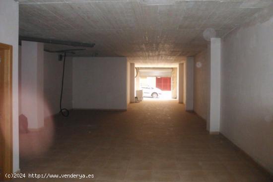 Locar Comercial en la Avenida Conde Torrefiel-Ontinyent - VALENCIA