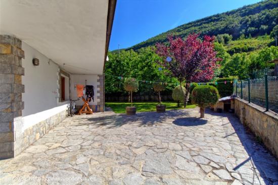 CHALET CON PISCINA EN VALLE DE MENA - BURGOS