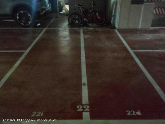 2 PLAZAS DE PARKING EN CALLE ECUADOR CON MANDO A DISTANCIA - BARCELONA