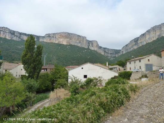 Amplia casa de pueblo - NAVARRA