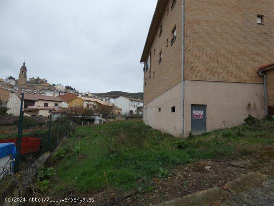 Local con terreno en Arroniz - NAVARRA