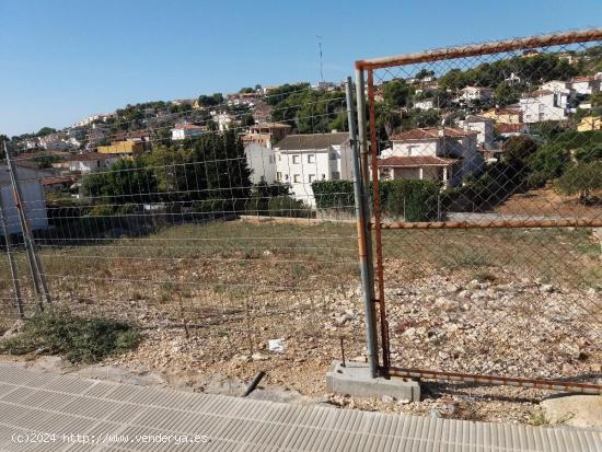 SOLAR DE 1360 m2 para construir 3 casas unifamiliares. - TARRAGONA