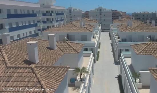 Adosados triplex en Villamartín con solarium privado y piscina comunitaria - ALICANTE