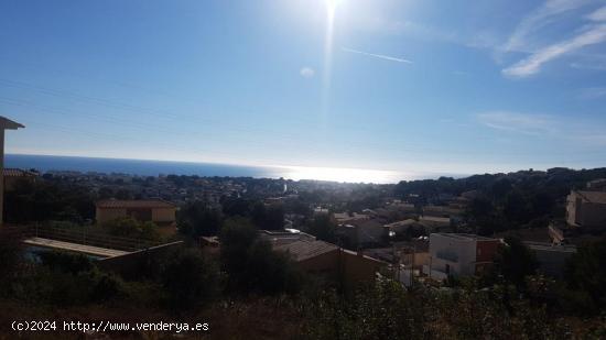 ESTUPENDO TERRENO DE 639 M2 CON VISTAS PANORÁMICAS AL MAR - TARRAGONA