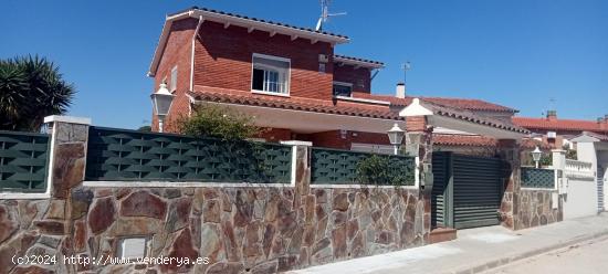 SE VENDE CHALET EN RODA DE BARA MAR - TARRAGONA