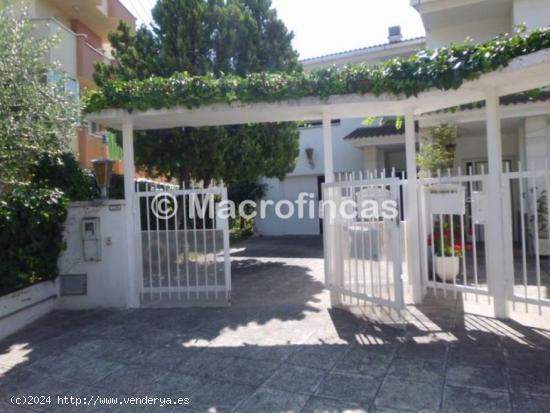 Chalet-pareado en Segur de Calafell. - TARRAGONA