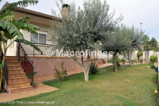 MARAVILLOSA CASA EN PARC DE CUBELLES  EN DOS TERRENOS SEGREGADOS - BARCELONA