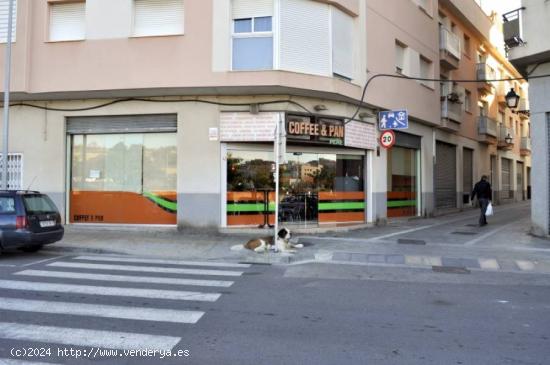 CAFETERÍA EN PLENO FUNCIONAMIENTO EN EL CENTRO DE VENDRELL - TARRAGONA