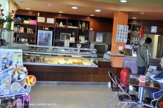 CAFETERÍA EN PLENO FUNCIONAMIENTO EN EL CENTRO DE VENDRELL - TARRAGONA