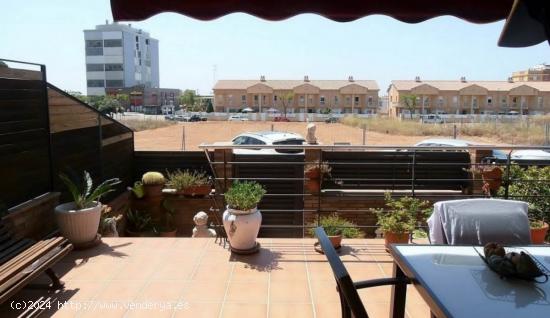 CASA ADOSADA CON TERRAZA, JARDIN, GARAJE Y TRASTERO EN ZONA PUIG PELOS - CUNIT - TARRAGONA