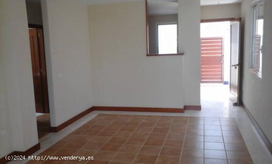 Chalet de lujo 168m2, con Apartamento integrado, piscina propia y vistas a La Gomera - SANTA CRUZ DE