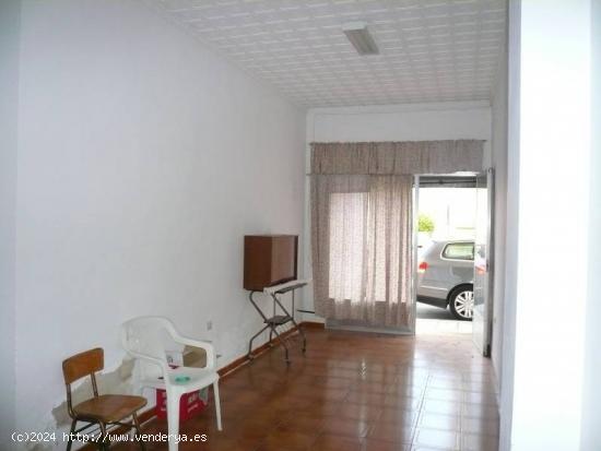 Alquiler de local comercial en zona San Isidro. - MALAGA