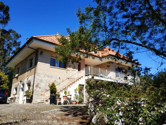 CASA INDEPENDIENTE CON ESTUPENDAS VISTAS  Y CON TERRENO EN COMILLAS - CANTABRIA