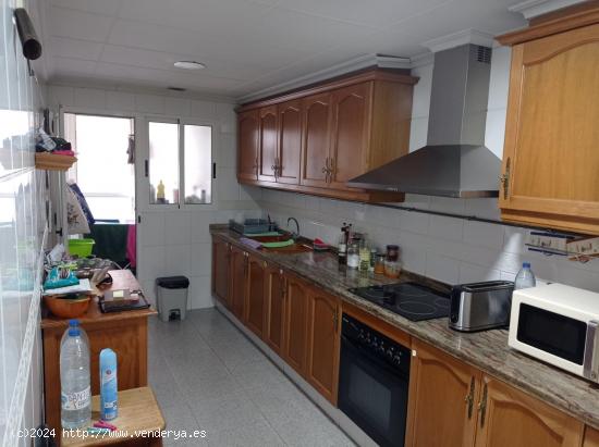  21 Inmobiliarias vende piso seminuevo con garaje  zona ambulatorio - VALENCIA 