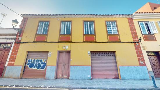 Casa emblemática en la Plaza de La Concepción, San Cristóbal de La Laguna - SANTA CRUZ DE TENERIF