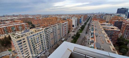 SE ALQUILA PISO CON IMPRESIONANTES VISTAS JUNTO A LA CIUDAD DE LAS CIENCIAS - VALENCIA