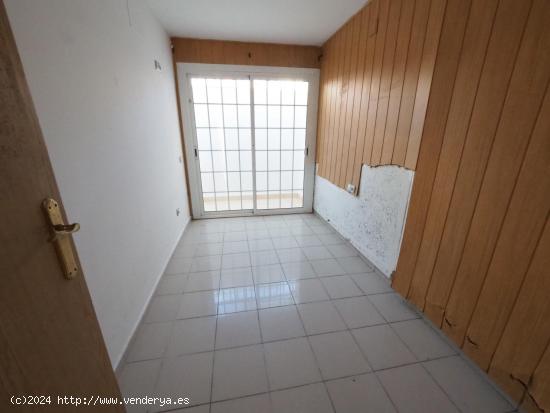 SE VENDE PISO EN TERRASSA, ZONA LA MAURINA - BARCELONA