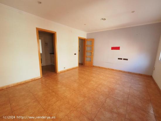 SE VENDE PISO EN TERRASSA, ZONA CAN BOADA - BARCELONA