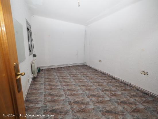 SE VENDE PISO EN TERRASSA, ZONA EGARA - BARCELONA