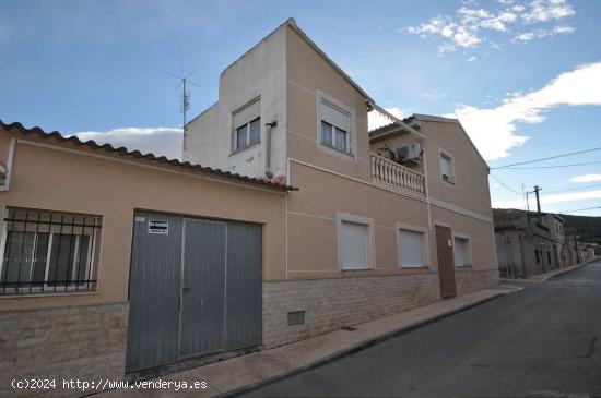 Se Vende en Pinoso - ALICANTE