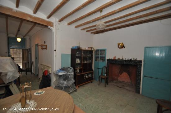 Se Vende en Hondon de las Nieves - ALICANTE