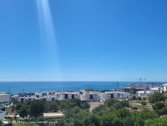 TERMINADO Y TOTALMENTE AMUEBLADO ESTE IMPRESIONANTE ÁTICO CON 80M2 DE TERRAZA, ORIENTADA AL SUROEST