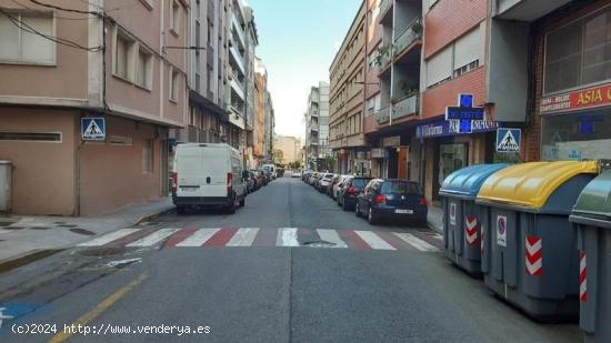 PISO DE 3 HABITACIONES EN EL CENTRO DE RIBEIRA - A CORUÑA