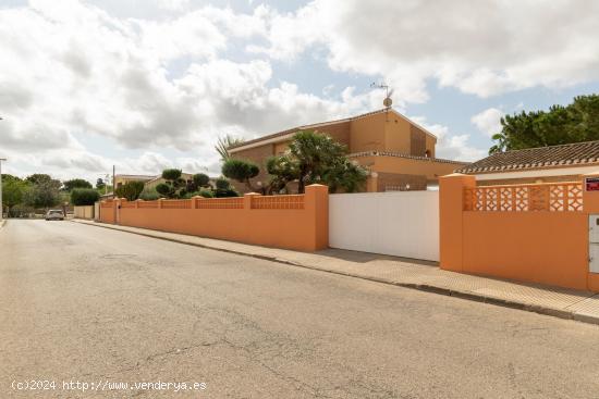 Chalet con auténtico paisajismo mediterráneo en Cartagena, La Palma. Región de Murcia. - MURCIA