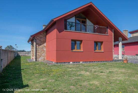 PRECIOSO CHALET CON HERMOSA PARCELA EN CAMBRE - A CORUÑA