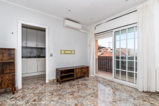 Vive en la Tranquilidad y Comodidad de la Planada del Pintor: Espacioso Piso de 80m² en Sabadell - 