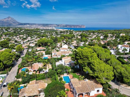 Chalet situado en la exclusiva zona del Tosalet de Jávea - ALICANTE