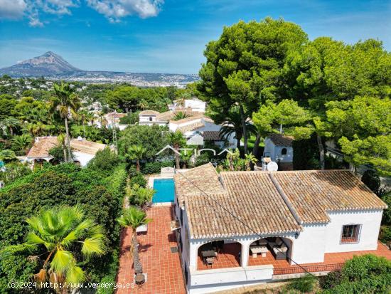 Chalet situado en la exclusiva zona del Tosalet de Jávea - ALICANTE