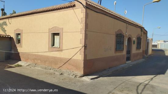 ¡Oportunidad de inversión en Roquetas de Mar! 🏡💼 - ALMERIA