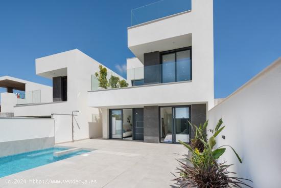 VILLAS DE OBRA NUEVA EN BENIJOFAR - ALICANTE