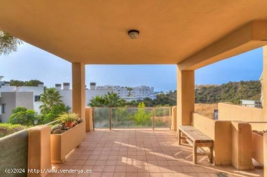 Apartamento de 3 dormitorios y 2 baños con vistas al mar. La Resina Golf, Estepona - MALAGA