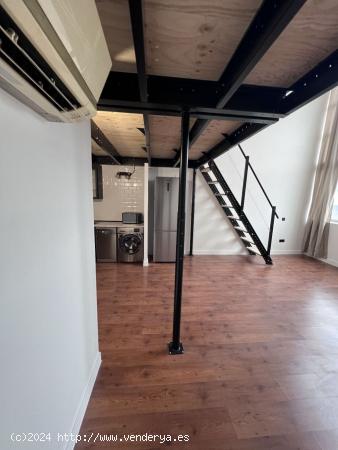 Loft de dos dormitorios recién reformado - MADRID