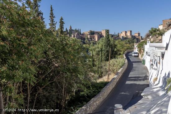 PRECIOSA CASITA ADOSADA EN EL SACROMONTE - GRANADA