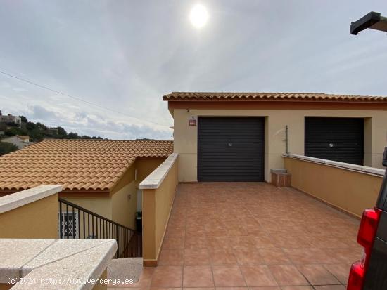 CHALET PAREADO CON VISTAS PANORÁMICAS EN CALAFELL - URBANIZACIÓN VALLDEMAR - TARRAGONA