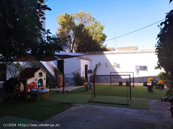 Casa de dos plantas en el corazón de la ciudad - ALBACETE