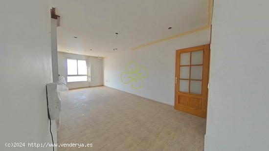 Venta de piso tipo dúplex en calle Ronda, Huércal-Overa (Almería) - ALMERIA