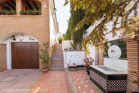 DOS CASAS EN VENTA EN URB. VIÑA DEL REY - GRANADA