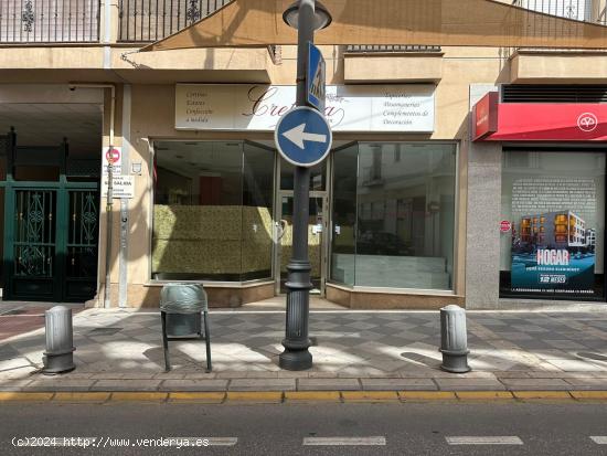 LOCAL COMERCIAL EN PLENA AVENIDA DE ANDALUCÍA!! - GRANADA