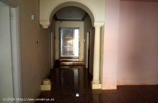 Casa a reformar de 206 metros y 3 dormitorios. Ándujar - JAEN