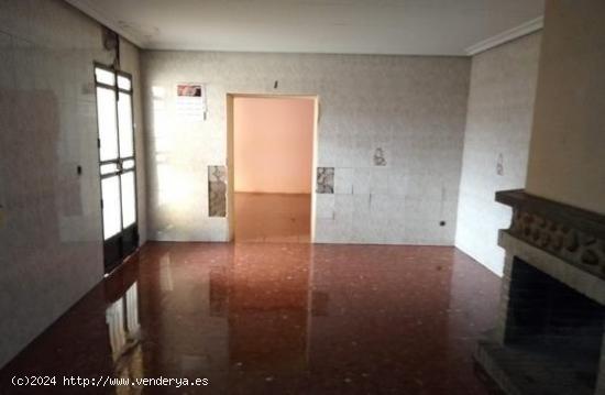 Casa a reformar de 206 metros y 3 dormitorios. Ándujar - JAEN