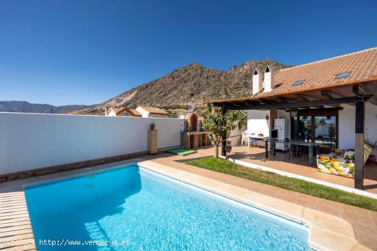 CASA DE ENSUEÑO CON PISCINA EN NIGUELAS - GRANADA